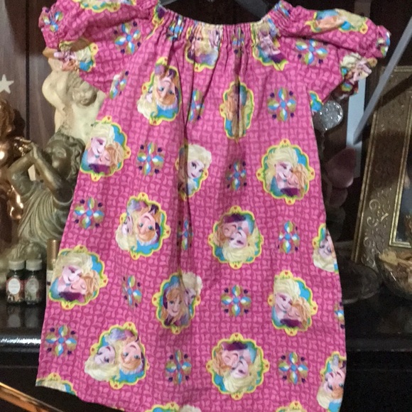 💮Sold💮Adorable handmade Anna and Elsa dress, T - Picture 7 of 8